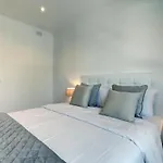 New Modern 3 Bed Apartment Puerto Banus