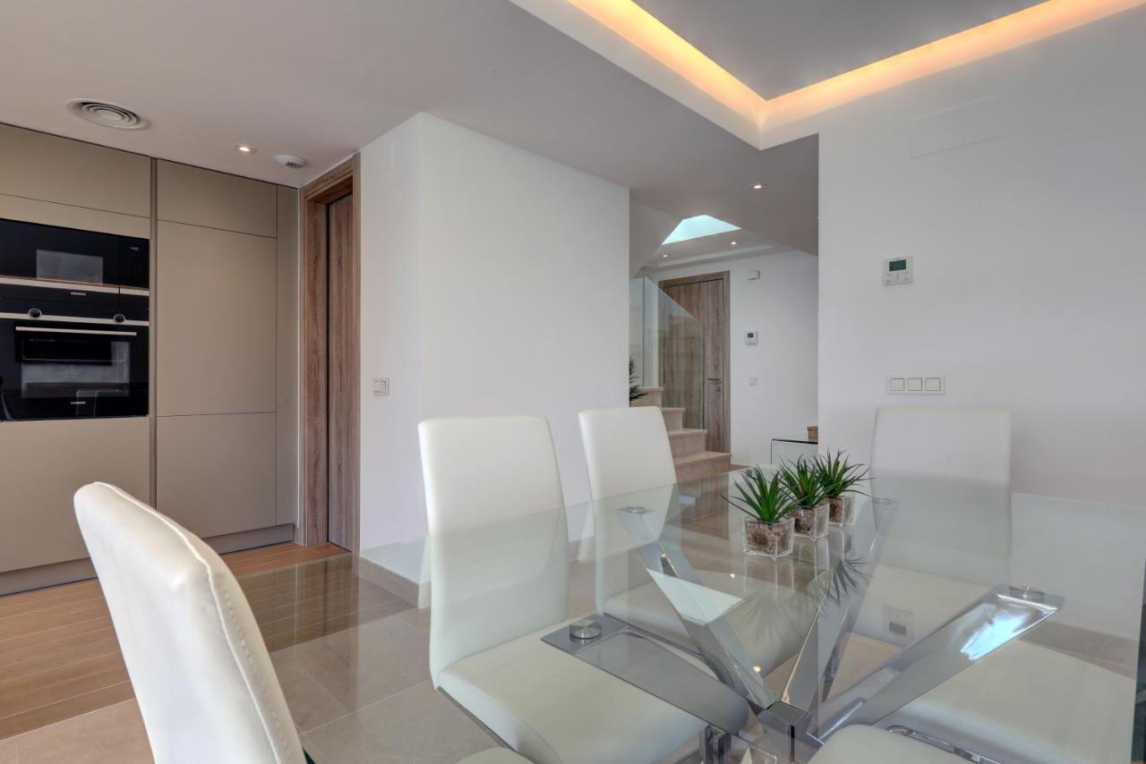 New Modern 3 Bed Puerto Banus Lejlighed Marbella